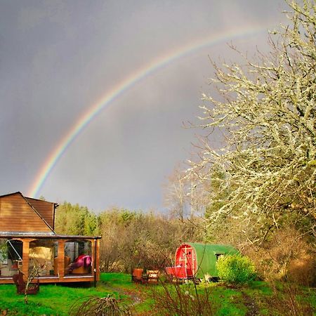 The Wonderly Wagon Hotel Fintown Bagian luar foto