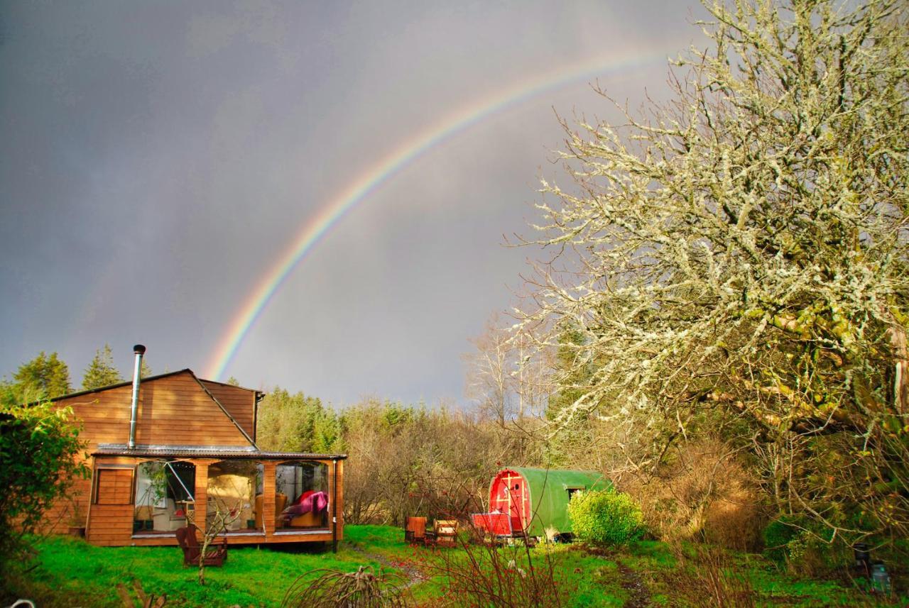 The Wonderly Wagon Hotel Fintown Bagian luar foto